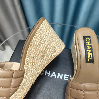 WEDGE CAMEL BEIGE SHEEPSKIN