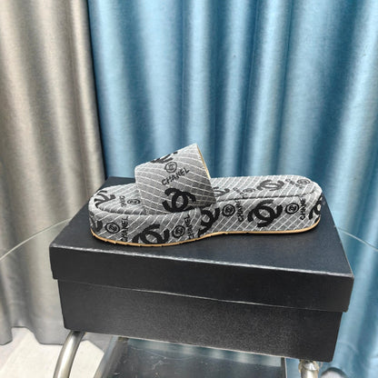 THICK-SOLE SLIPPERS GREY SATIN