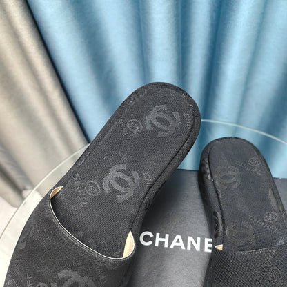 THICK-SOLE SLIPPERS BLACK SATIN