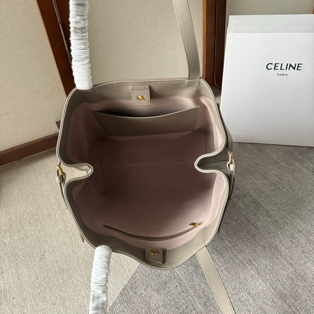 MEDIUM CABAS ANAÏS CUIR TRIOMPHE 54 IN NOMAD GRAINED CALFSKIN