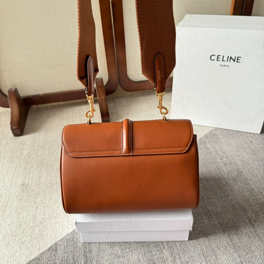 FLAP SHOULDER BAG 23 IN BRONZE BROWN LAMBSKIN GOLD HARDWARE