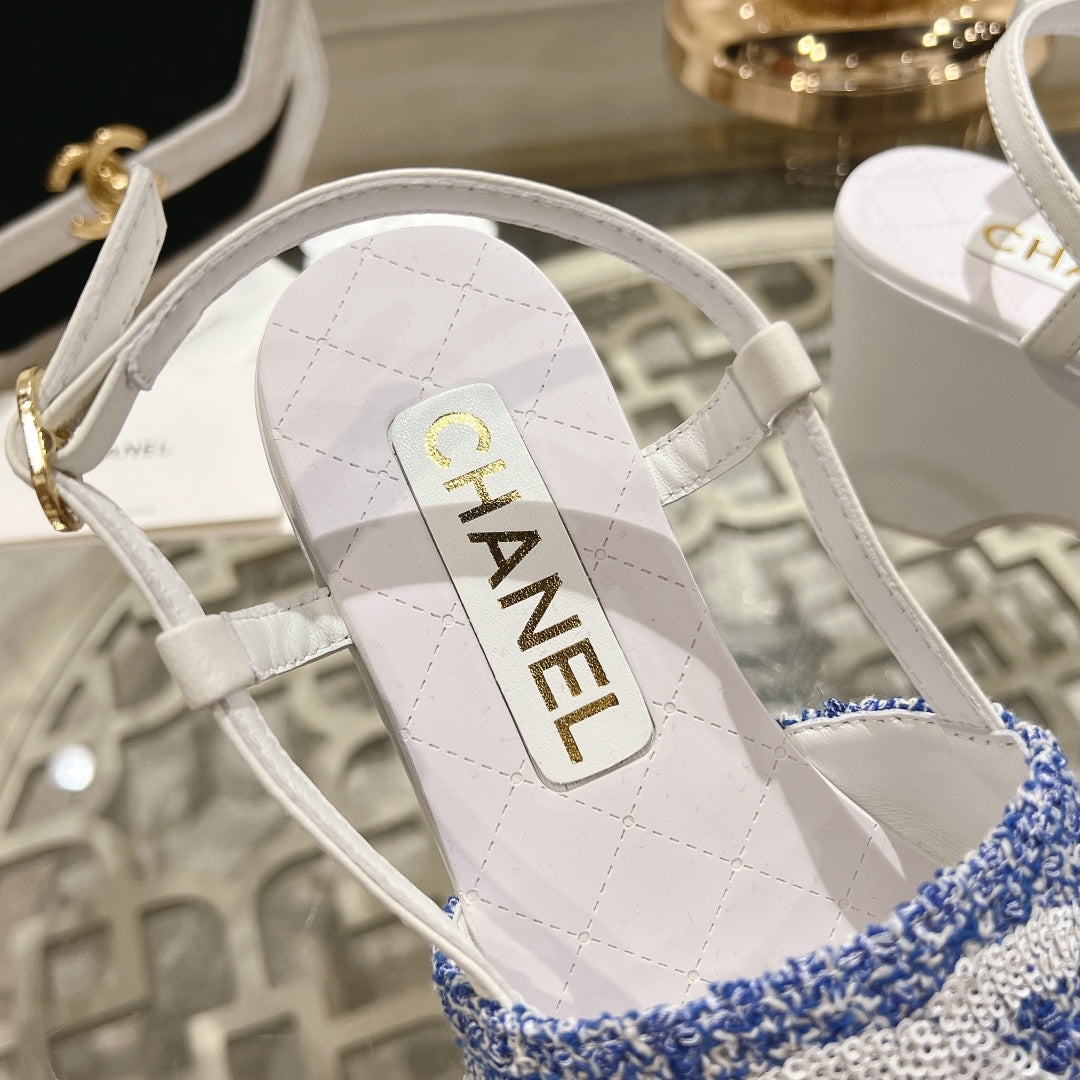 WEDGE SANDALS IN SAPPHIRE BLUE FABRIC WITH WHITE LOGO