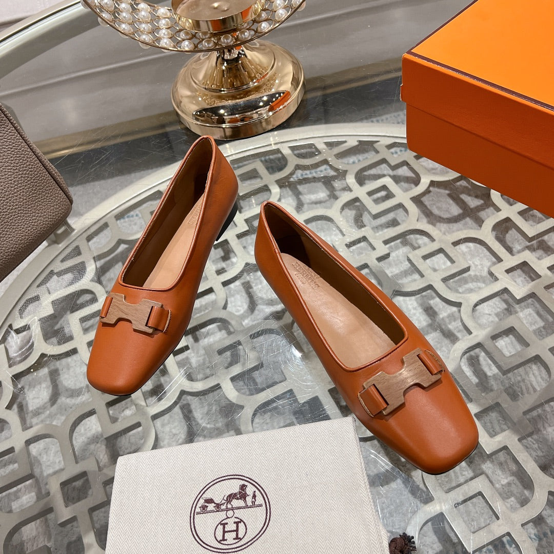 H - BUCKLE BALLET CARAMEL CALFSKIN