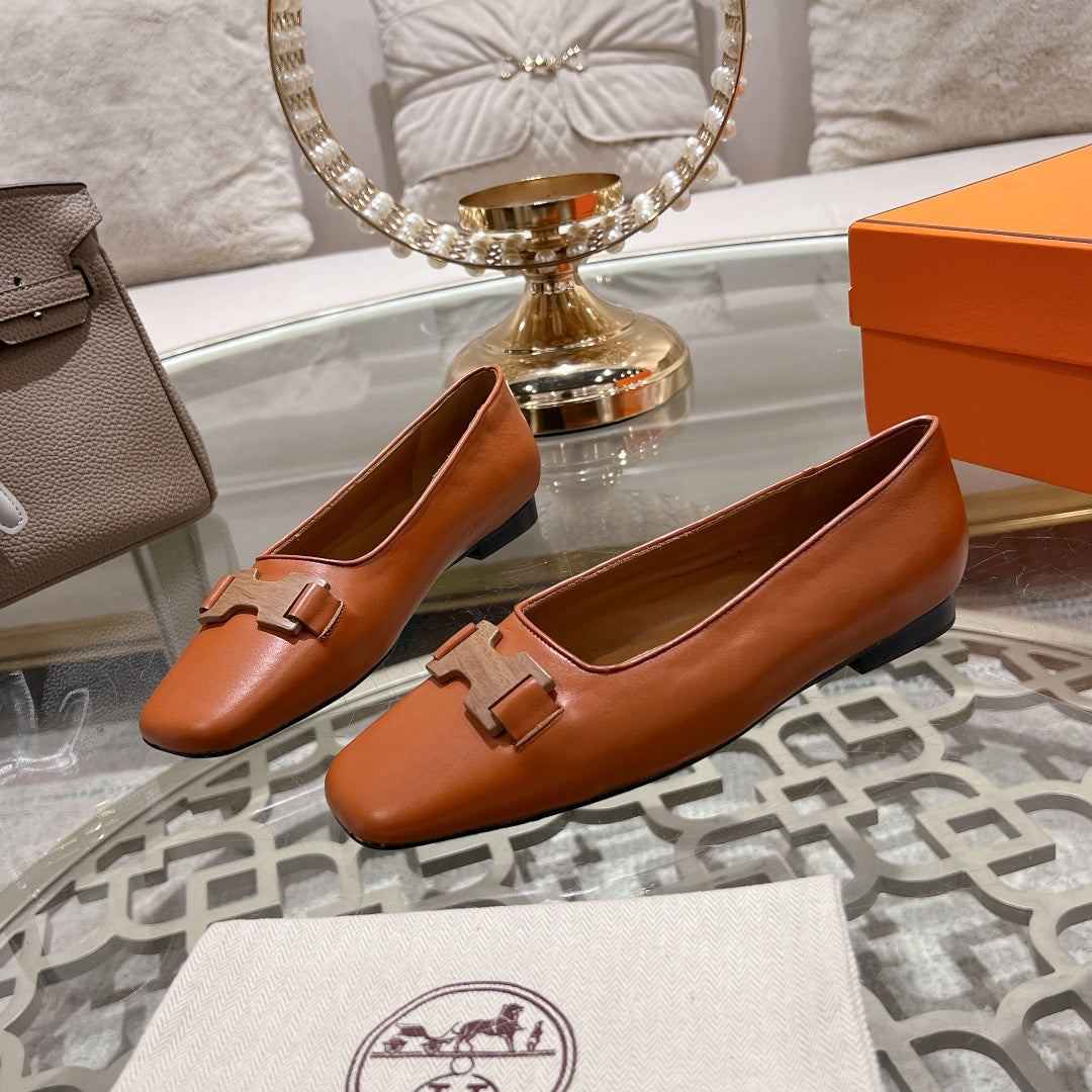 H - BUCKLE BALLET CARAMEL CALFSKIN
