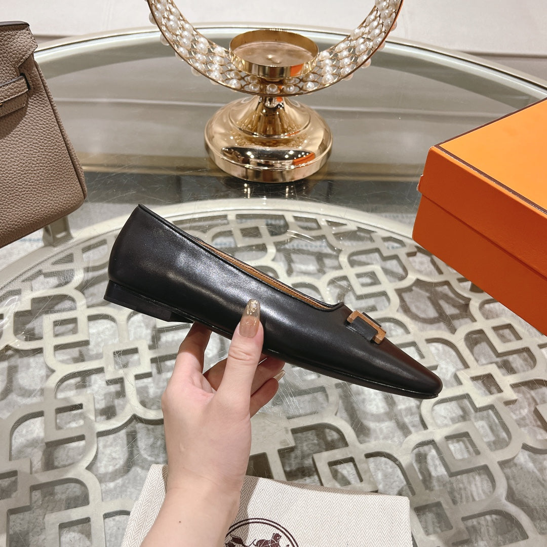 H - BUCKLE BALLET BLACK CALFSKIN