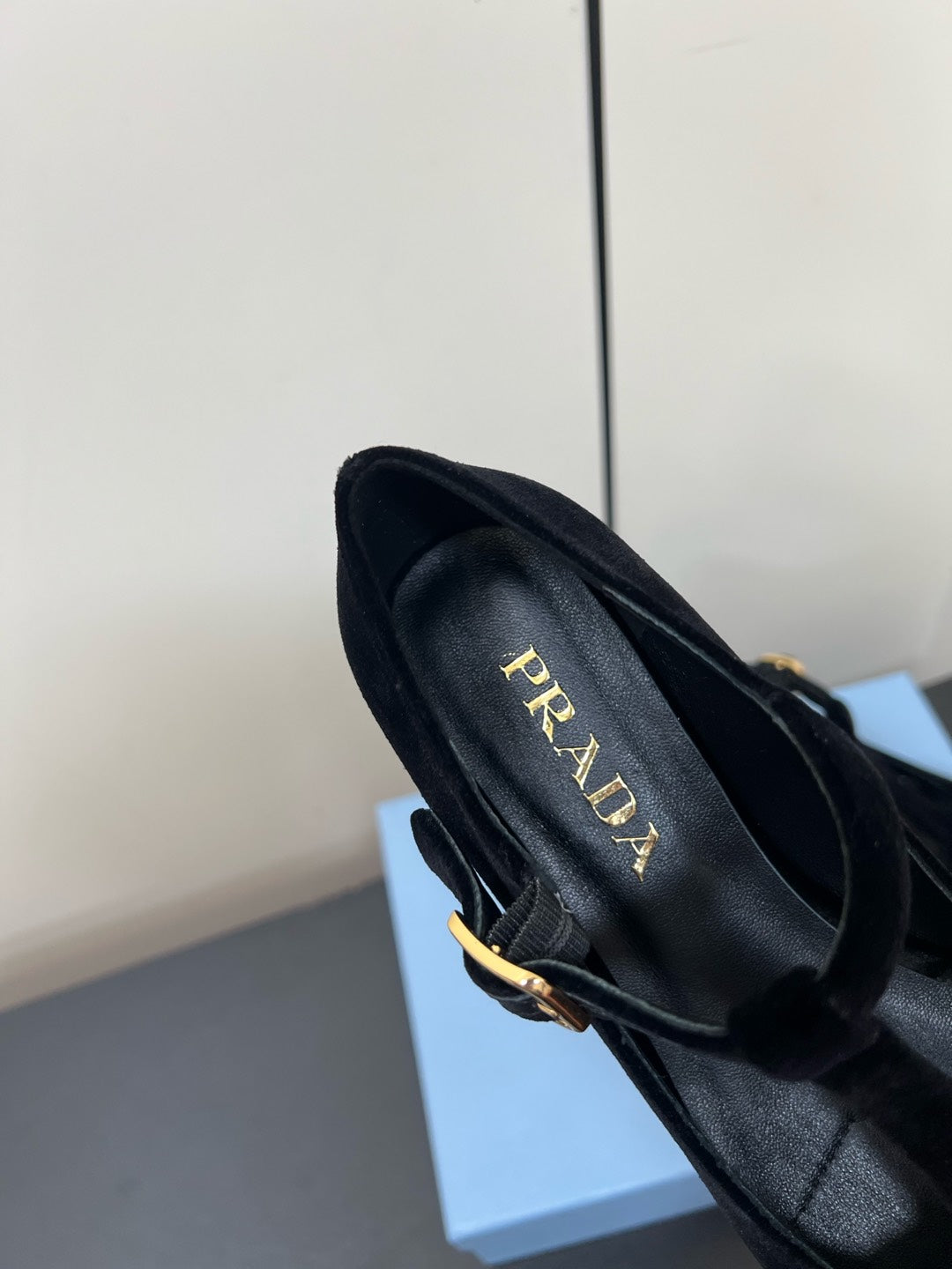 BOW MARY JANE PUMPS WITH T-STRAP IN BLACK VELVET