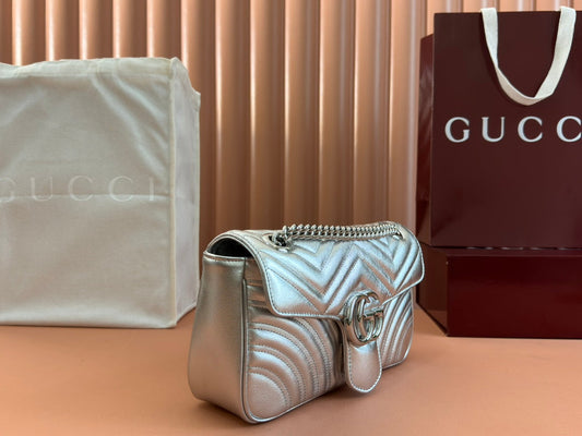 MARMONT MEDIUM SHOUDER BAG 26 IN SILVER PATENT CALFSKIN
