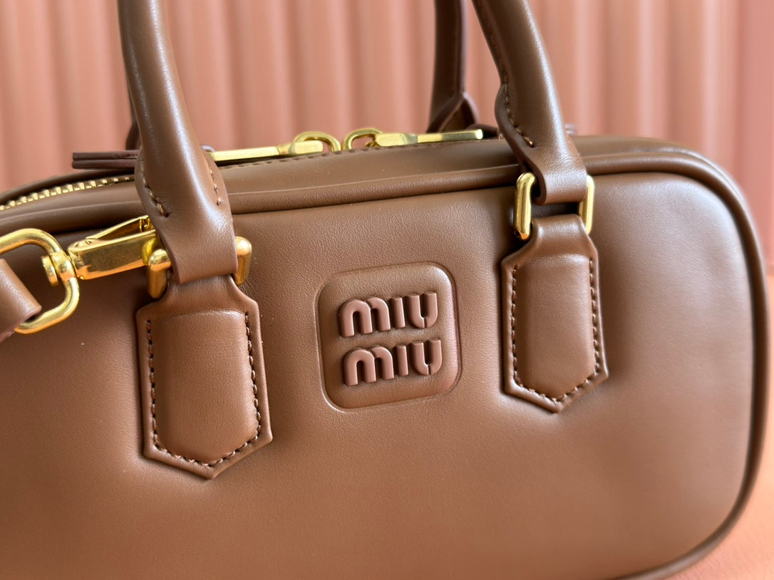 ARCADIE BAG 19 IN TAWNY BROWN SHINY CALFSKIN
