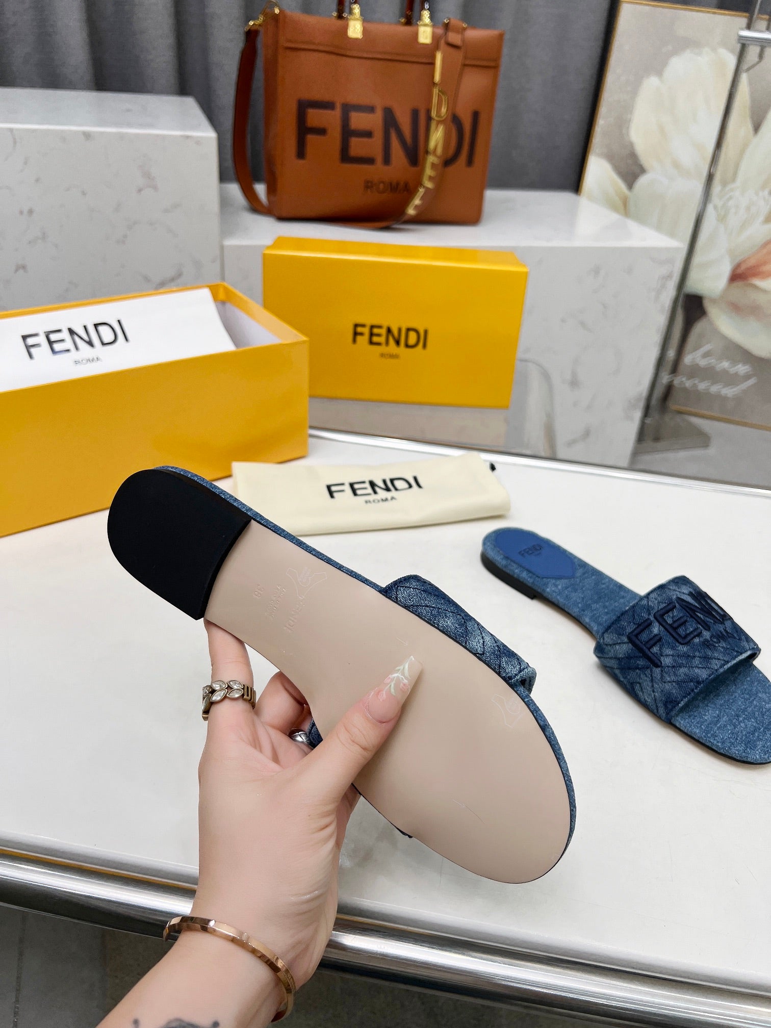 FF 5 NAVY BLUE CANVAS SLIDE