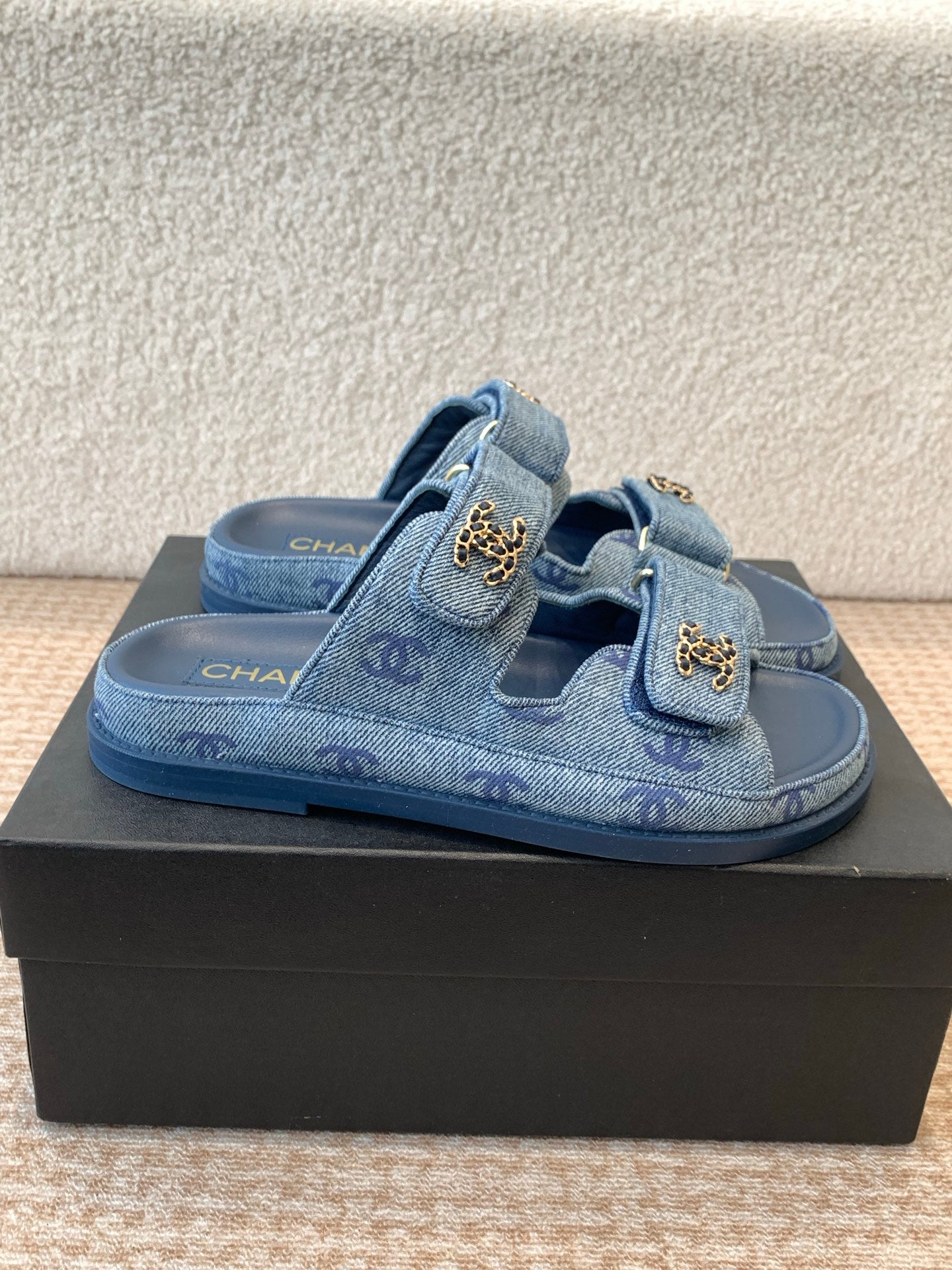 DAD SANDAL IN CLASSIC BLUE DENIM FABRIC MULE