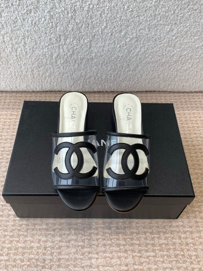 SLIDE SANDALS IN BLACK LAMBSKIN WITH TRANSPARENT PVC