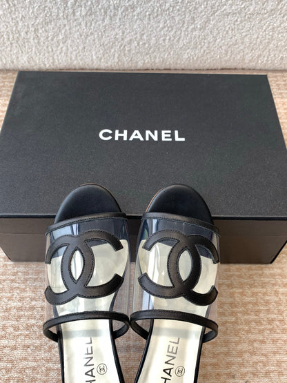 SLIDE SANDALS IN BLACK LAMBSKIN WITH TRANSPARENT PVC