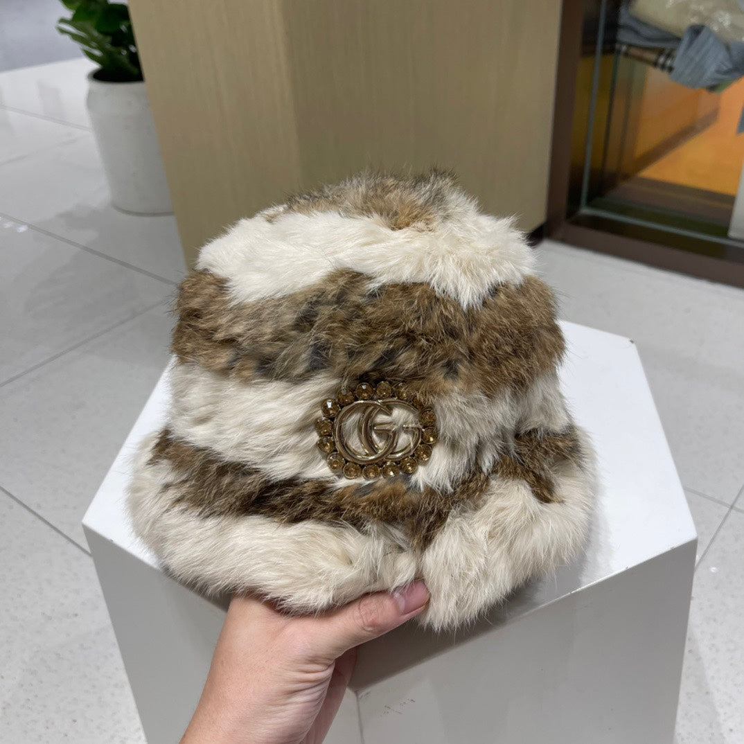 BUCKET HAT IN BROWN MIX WHITE FLEECE 412797