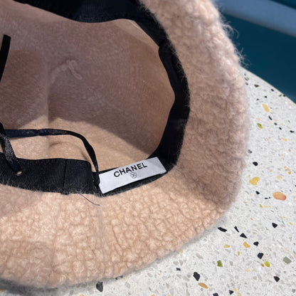 BUCKET HAT IN LIGHT PINK LAMB FUR 422034