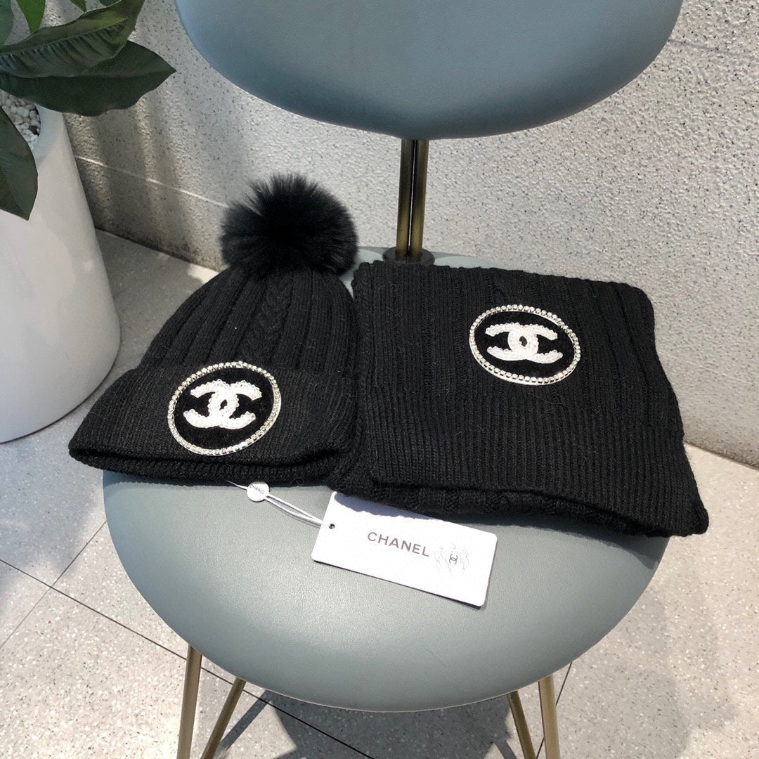 SET BEANIE HAT AND SCARF IN BLACK WOOL 424024