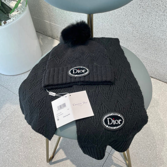 SET KNITTED SCARF AND HAT IN BLACK WOOL AND FOX FUR 434631