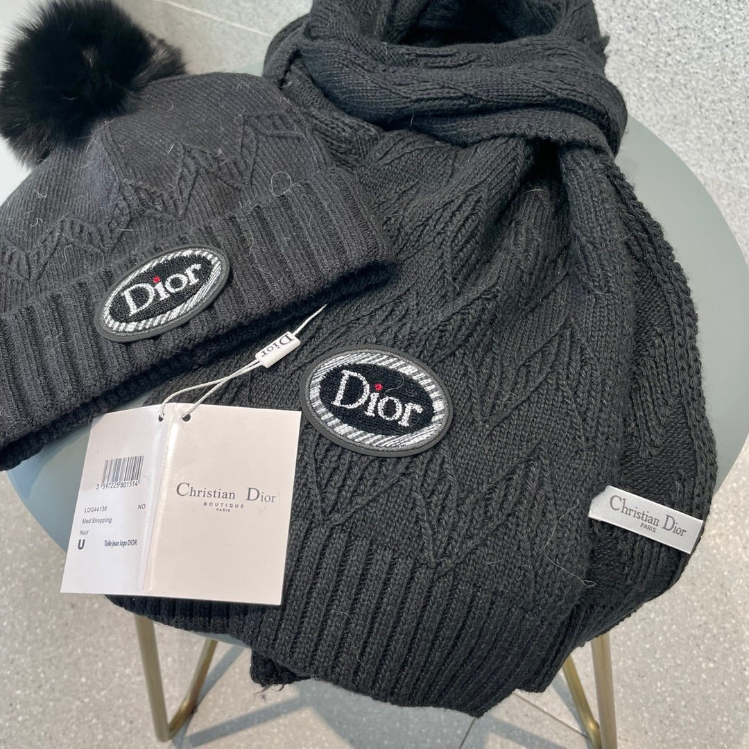 SET KNITTED SCARF AND HAT IN BLACK WOOL AND FOX FUR 434631