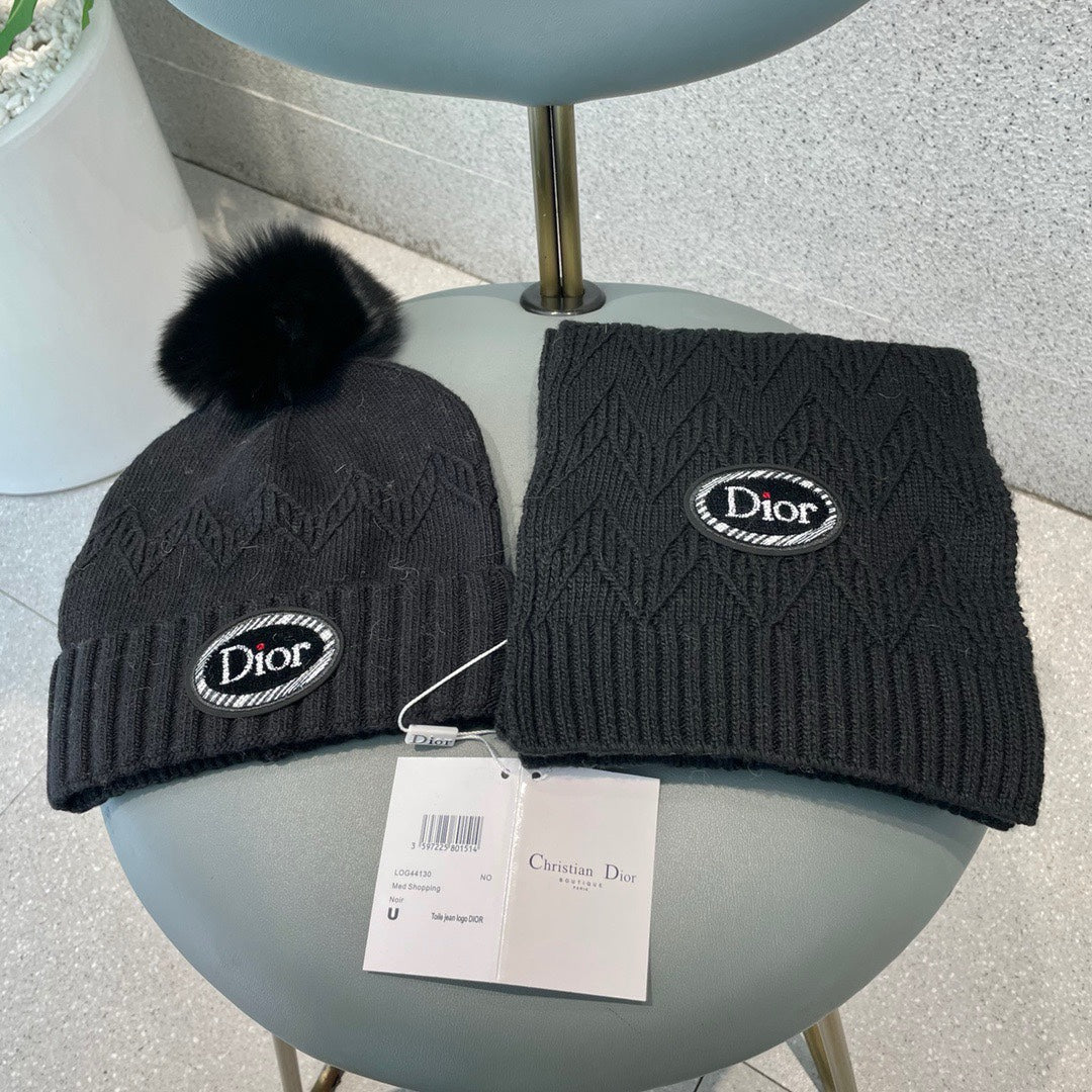 SET KNITTED SCARF AND HAT IN BLACK WOOL AND FOX FUR 434631