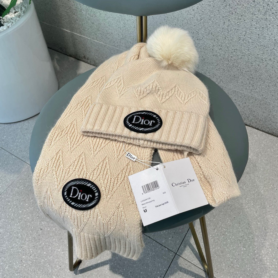 SET KNITTED SCARF AND HAT IN BEIGE WOOL AND FOX FUR 434632