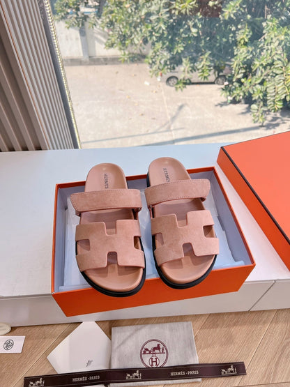 CHYPRE SANDAL IN ROSE PINK SUEDE