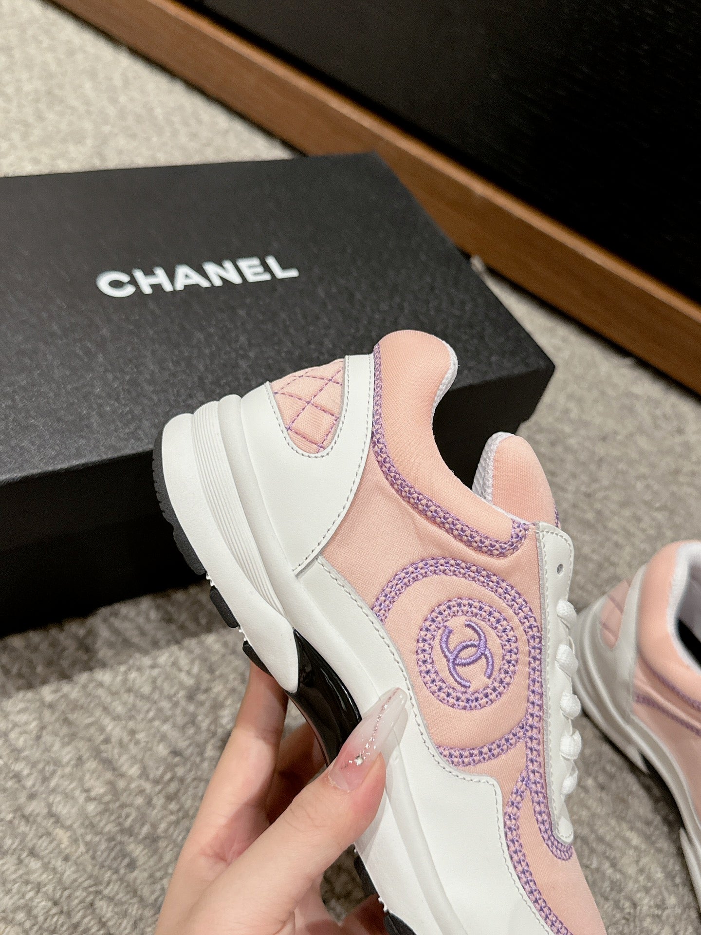 CLASSIC TRAINER IN LIGHT PINK MIX WHITE FABRIC