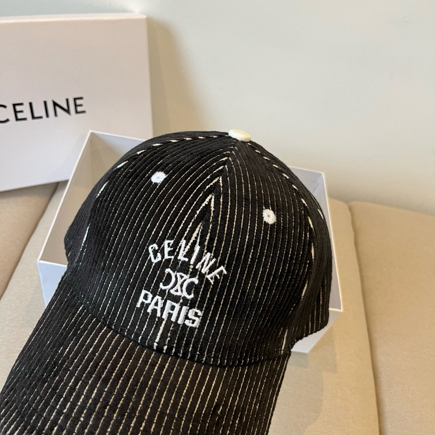 BASEBALL CAP MODEL 650190 IN BLACK CORDUROY