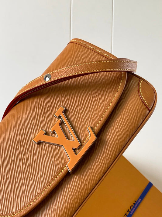 BUCI BAG 24 IN GOLD MIEL BROWN EPI GRAIN COWHIDE