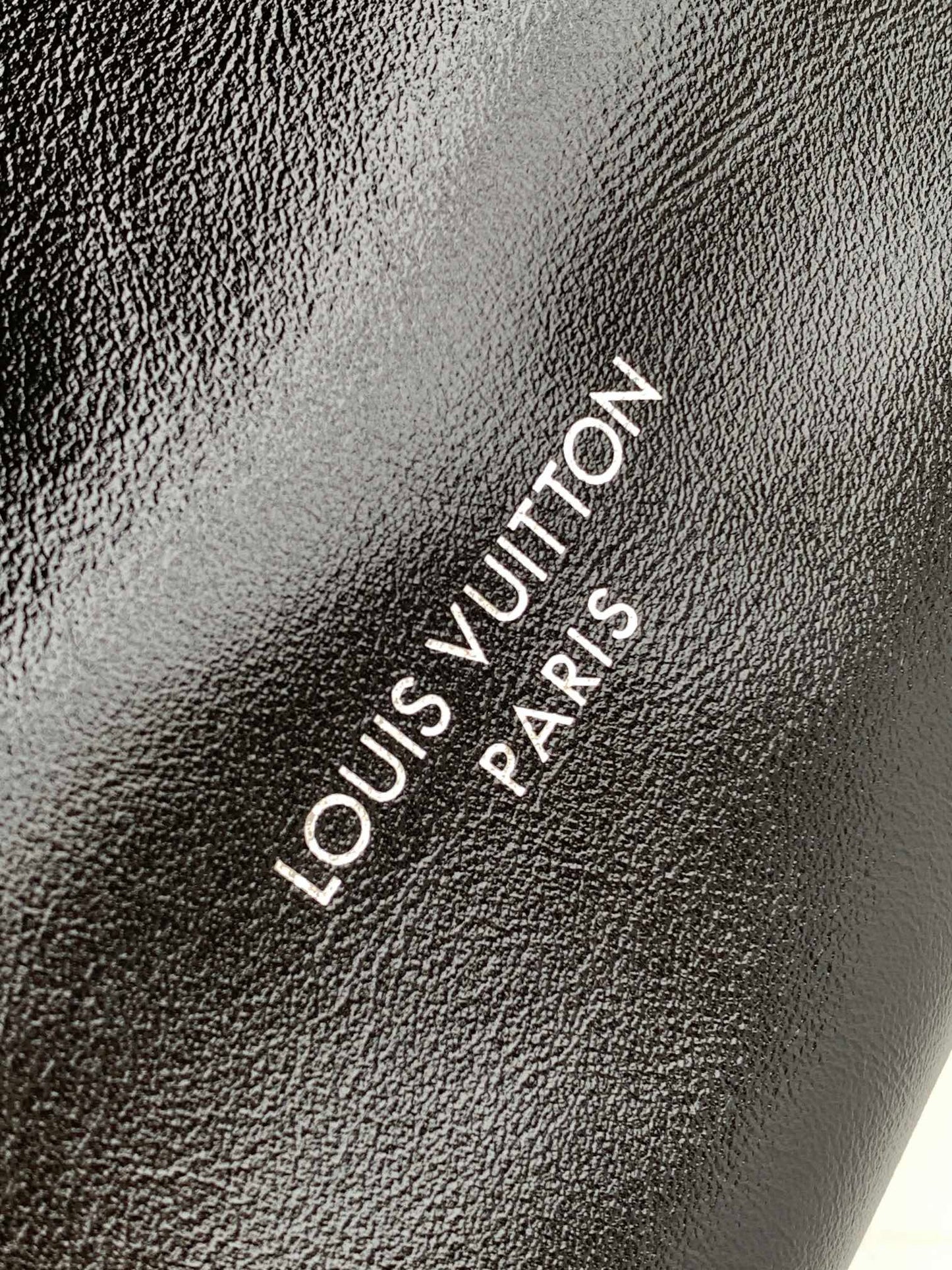 CARRYALL VIBE BAG 39 IN BLACK LAMBSKIN MONOGRAM PATTERN
