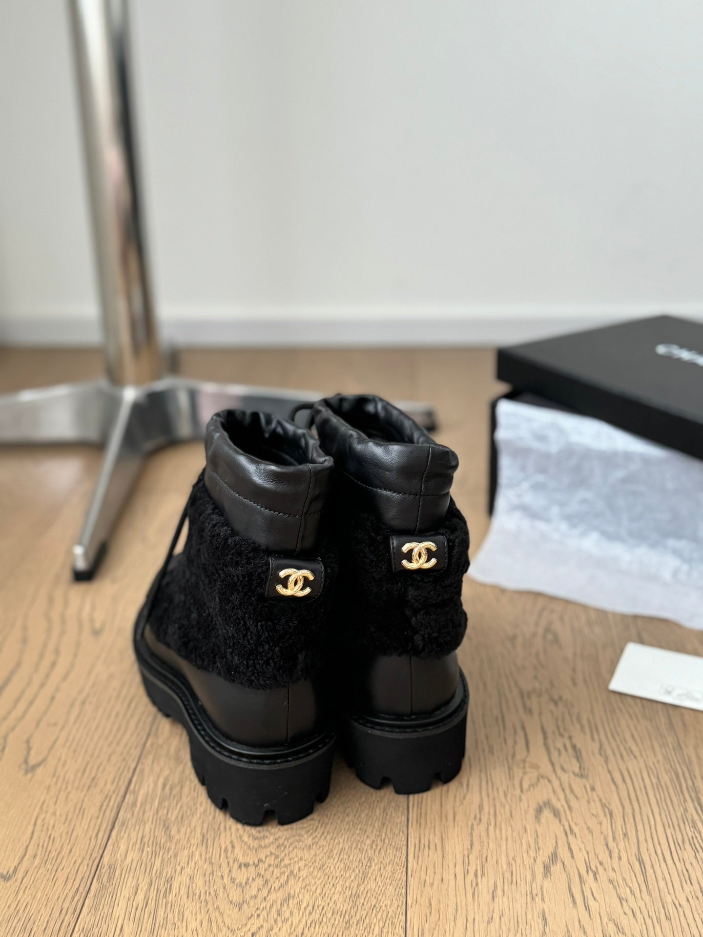 CC CHUNKY BOOTS IN BLACK SMOOTH FLEECE AND CALFSKIN