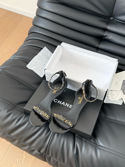 MID-HEEL 35 MM SANDAL IN BLACK SHEEPSKIN WITH STICKERS