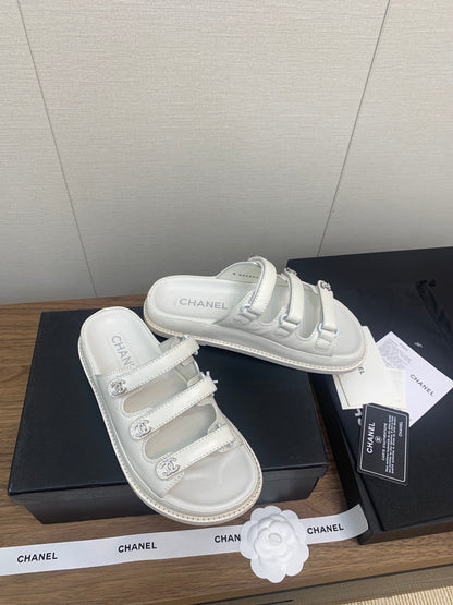 DAD SANDAL IN WHITE LAMBSKIN MULE