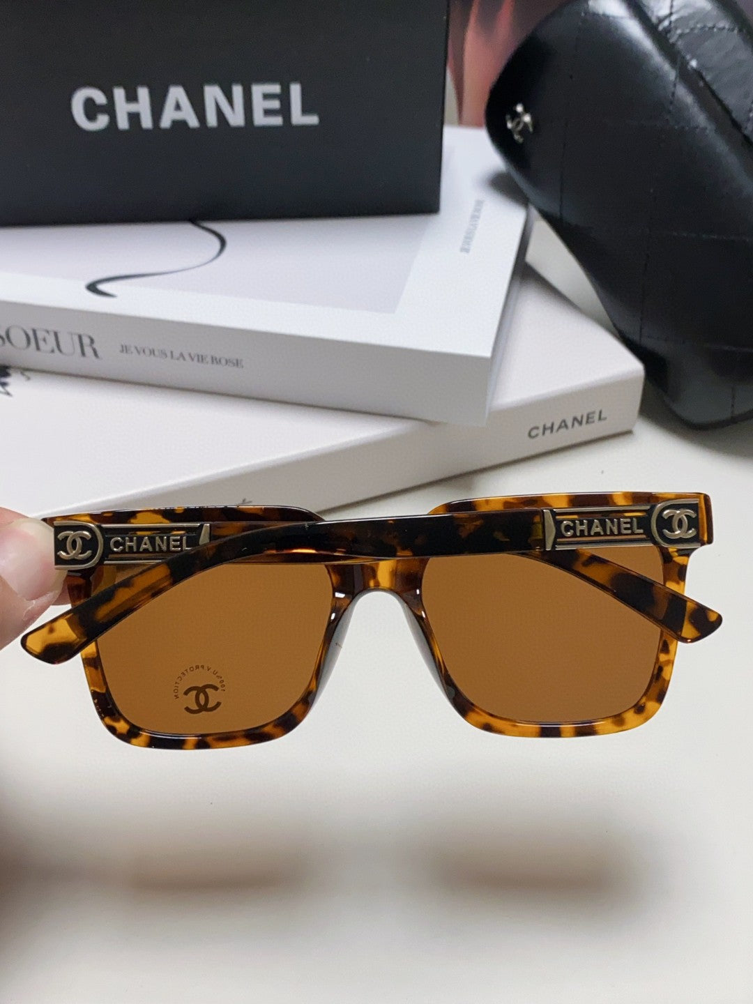 SQUARE SUNGLASSES 632879 IN HAVANA ACETATE