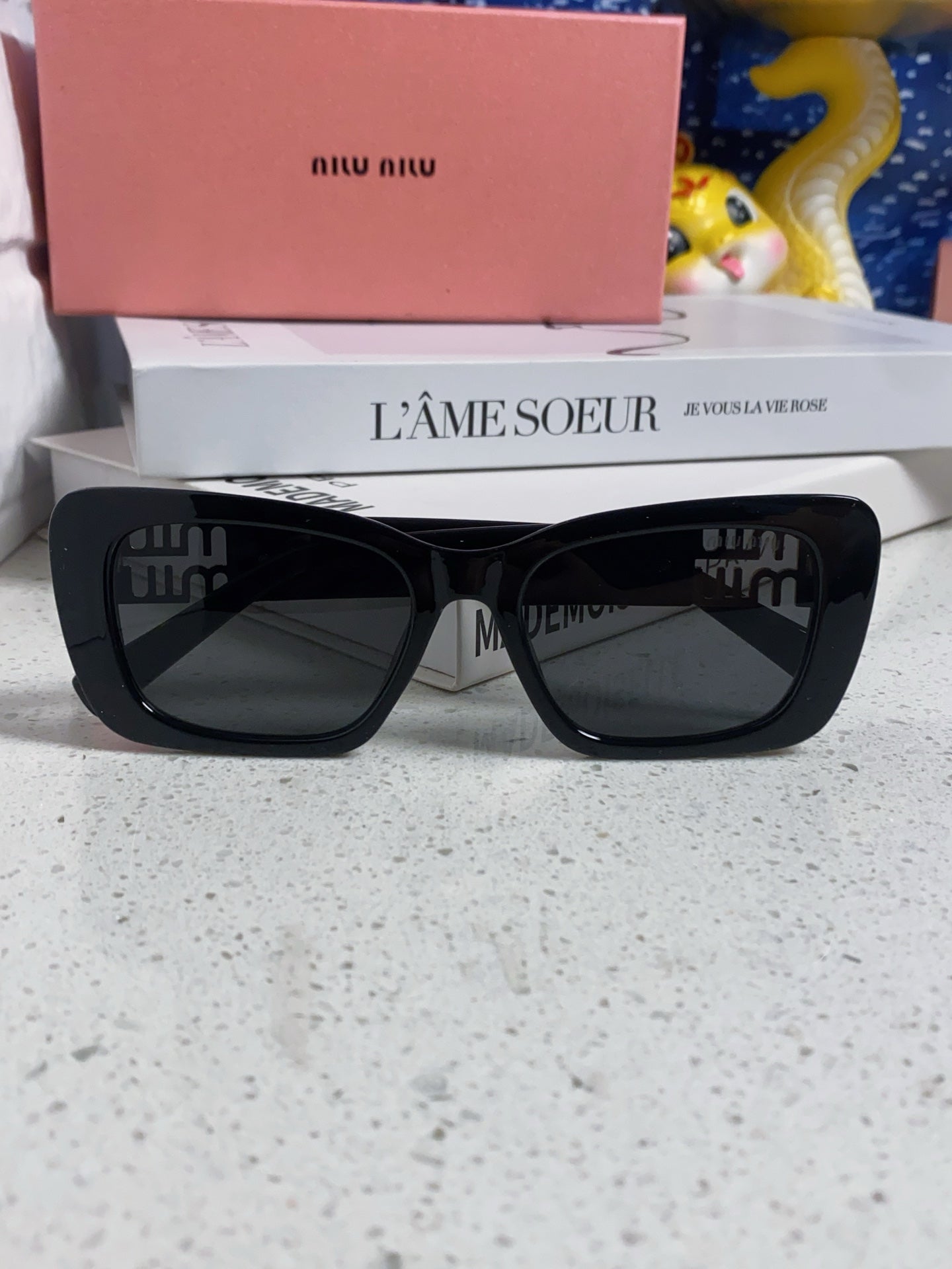 GLIMPSE SUNGLASSES 558348 IN BLACK ACETATE GOLD EMBOSSED LOGO