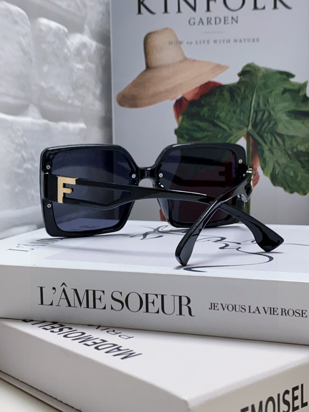 FF DIAMONDS SQUARE FRAME SUNGLASSES 575802 IN ACETATE