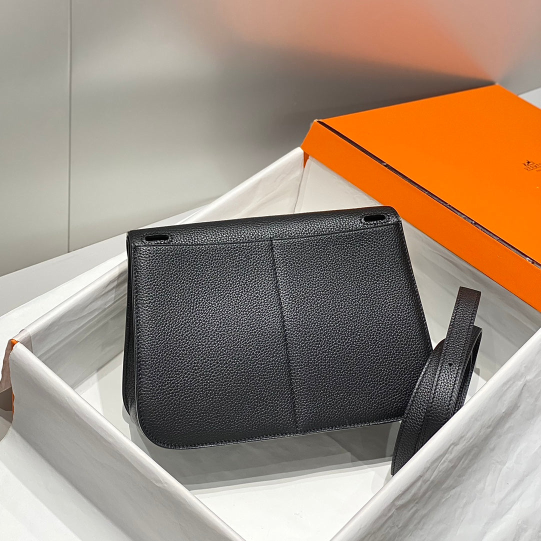 HALZAN 25 HANDLE BAG IN BLACK GRAINED CALFSKIN SILVER HARDWARE