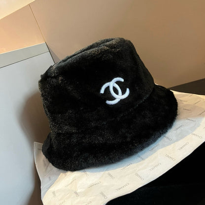 BUCKET HAT IN BLACK FLEECE 429805