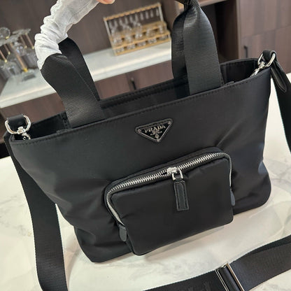 FRONT ZIP POCKET CROSSBODY BAG 32 IN BLACK RE-NYLON