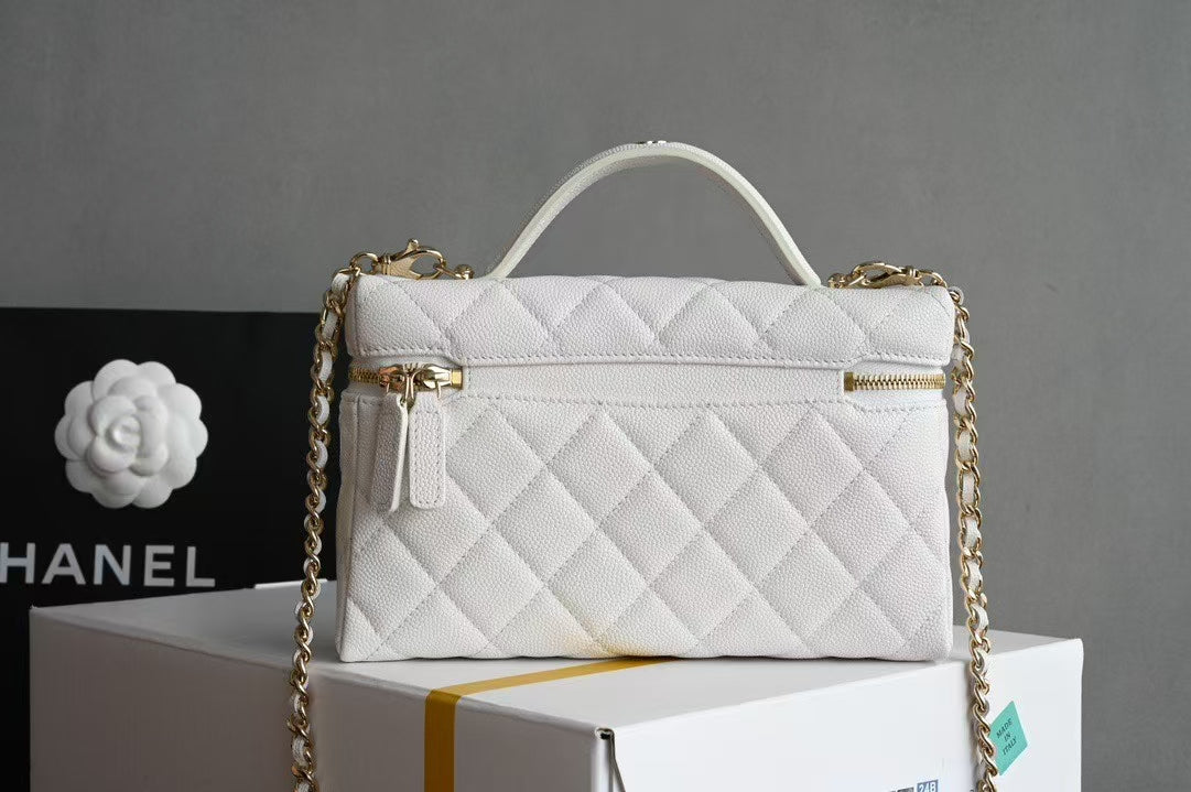 COSMETIC BAG 19 IN WHITE GRAINED CALFSKIN GOLD HARDWARE