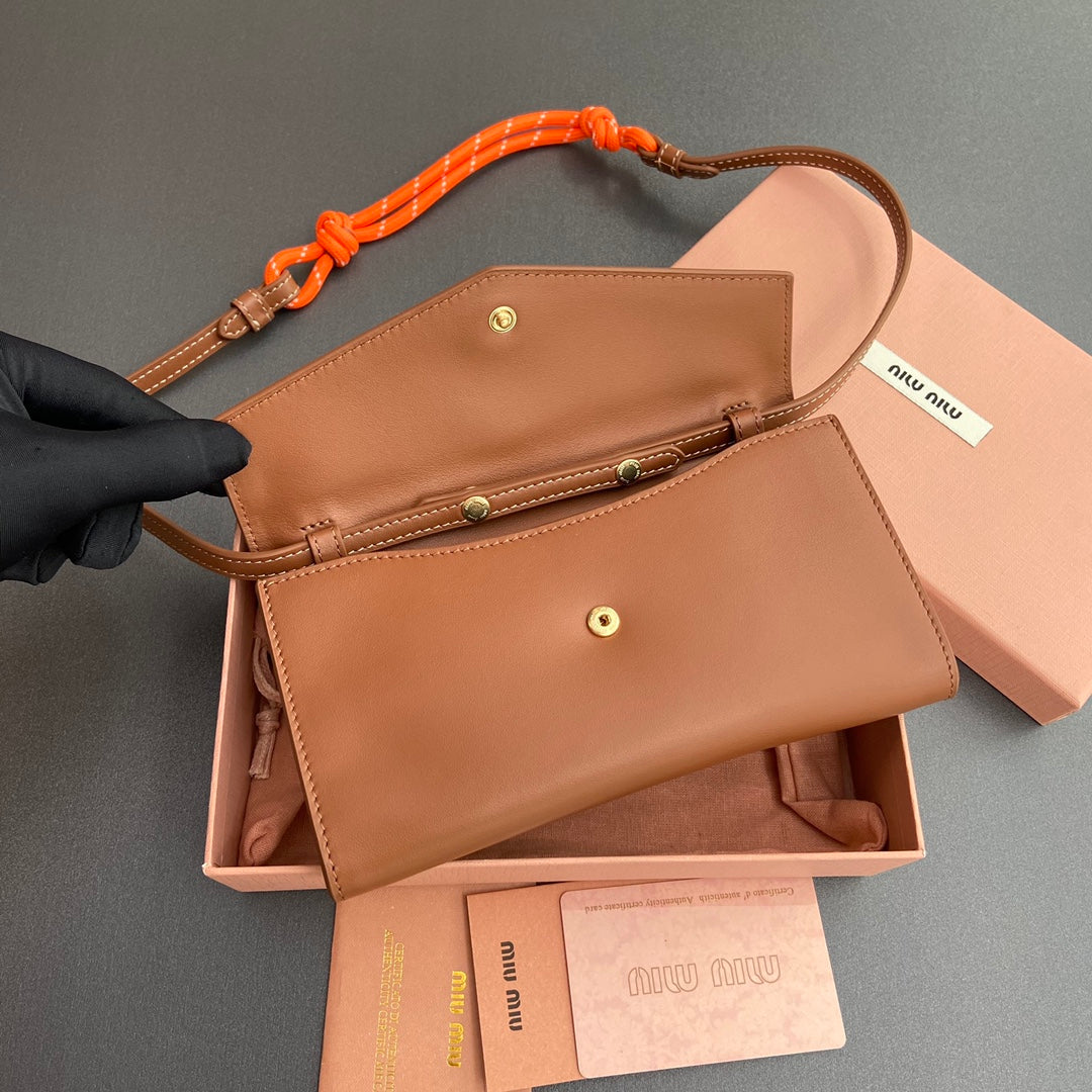 MICRO BAG 19 IN BRONZE BROWN SMOOTH CALFSKIN