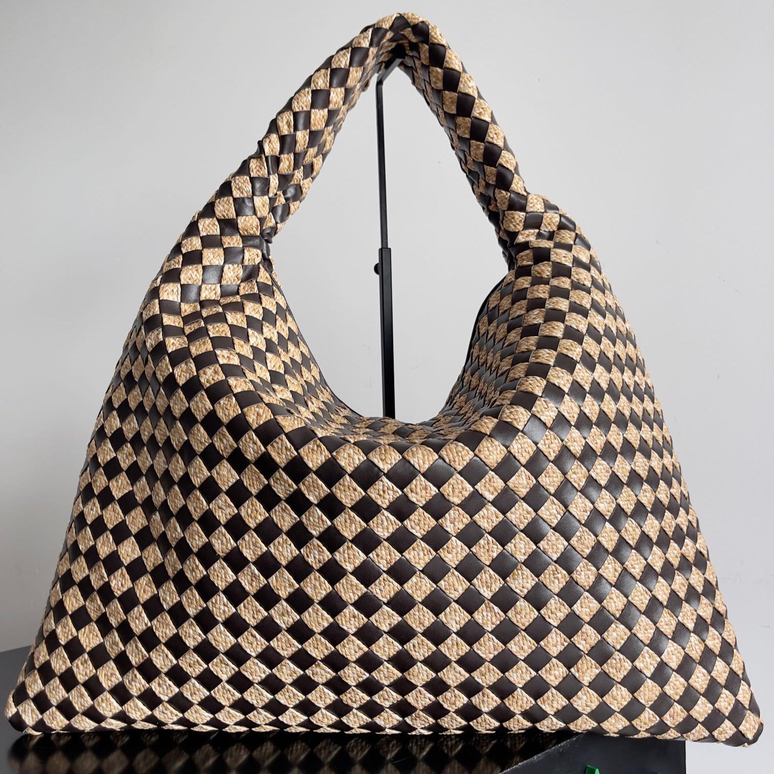 LARGE HOP 54 IN BROWN CALFSKIN AND BEIGE RAFFIA