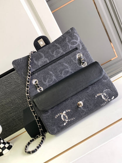 CC 25 FLAP BAG IN BLACK DENIM WITH STRAP