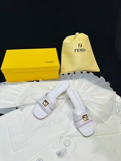 FENDI MEDIUM-HEELED 55 MM MULE IN WHITE LAMBSKIN WITH GOLD HARDWARE