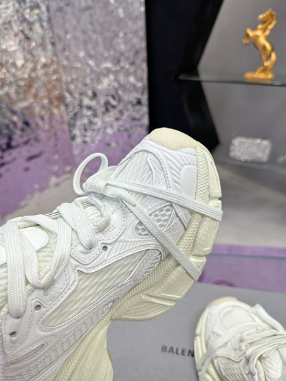 3XL SNEAKER IN WHITE MESH AND POLYURETHANE