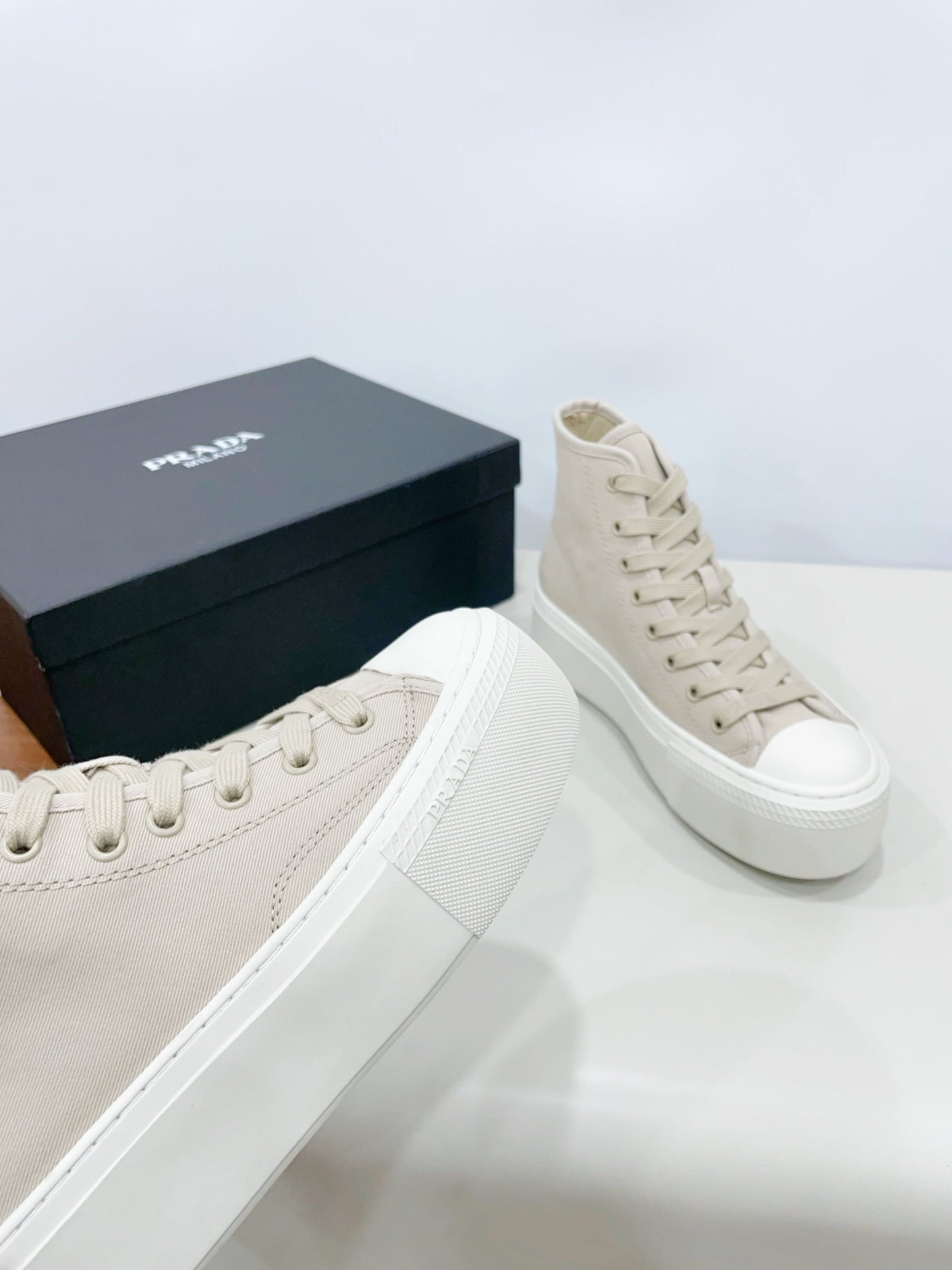 HIGH-TOP SEANKERS IN BEIGE CANVAS