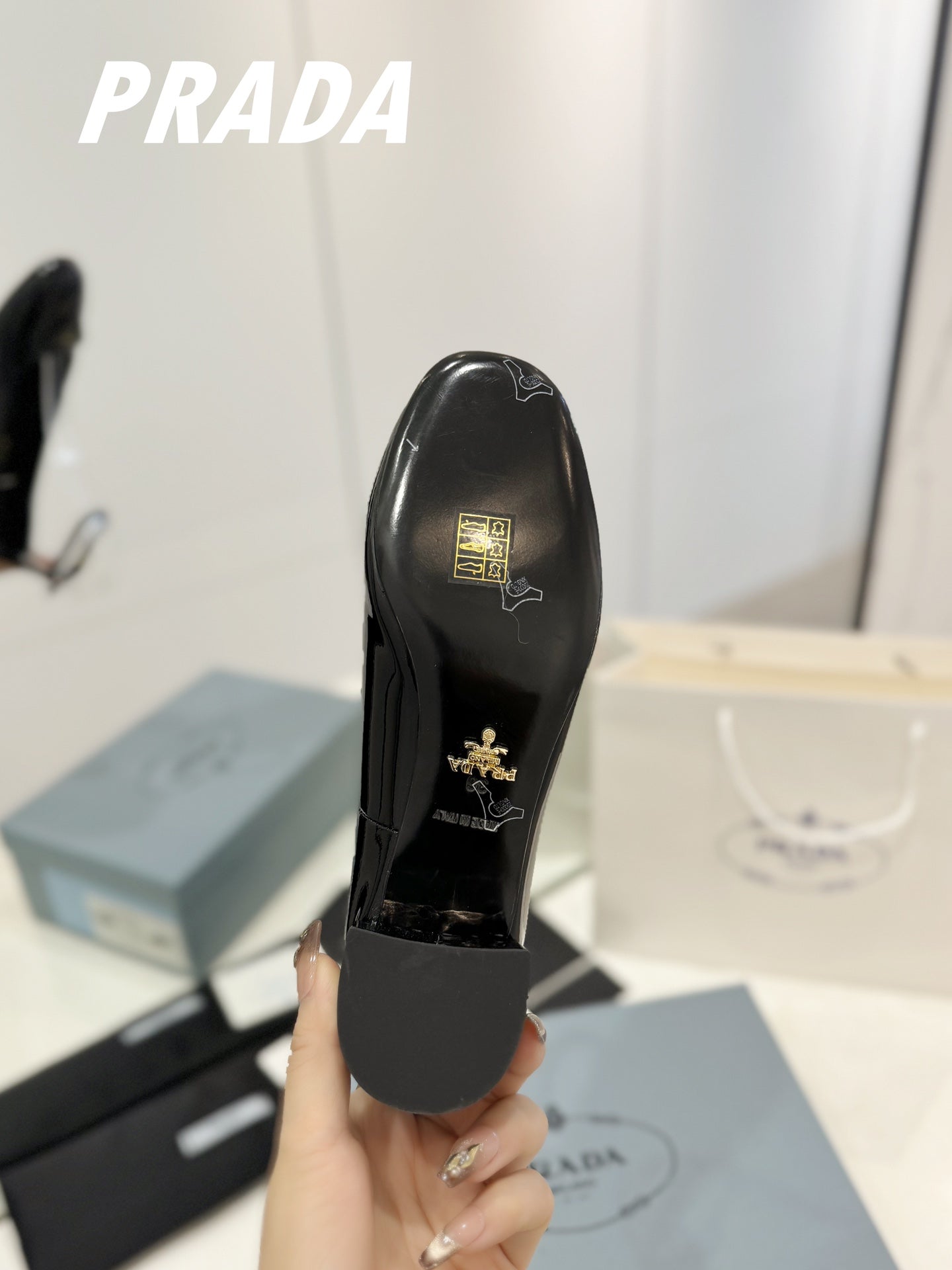 PRA NAPPA MARY JANE PUMPS GLOSSY BLACK LAMBSKIN
