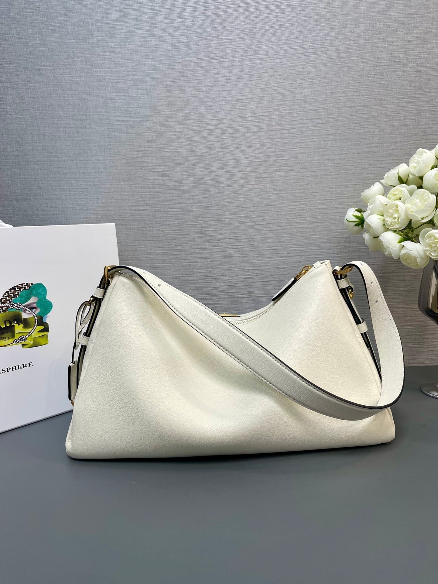 LARGE HOBO BAG 39 IN WHITE SOFT LAMBSKIN