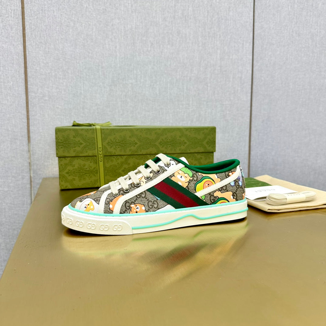 GG TENNIS 1977 TRAINER CANVAS WITH ANIMALS MOTIF