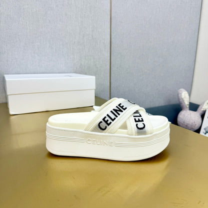 BLOCK SLIDE CROSS-STRAP IN WHITE MESH NYLON AND TEXT WITH JACQUARD