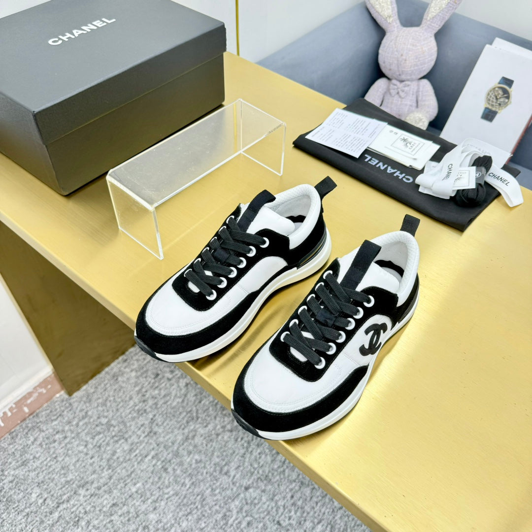 CLASSIC TRAINER IN BLACK MIX WHITE MERCERIZED VELVET