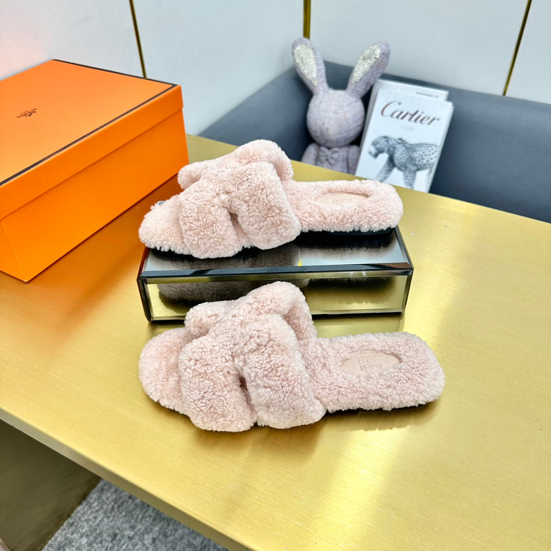 0RAN SHEARLING SANDALS LIGHT PINK